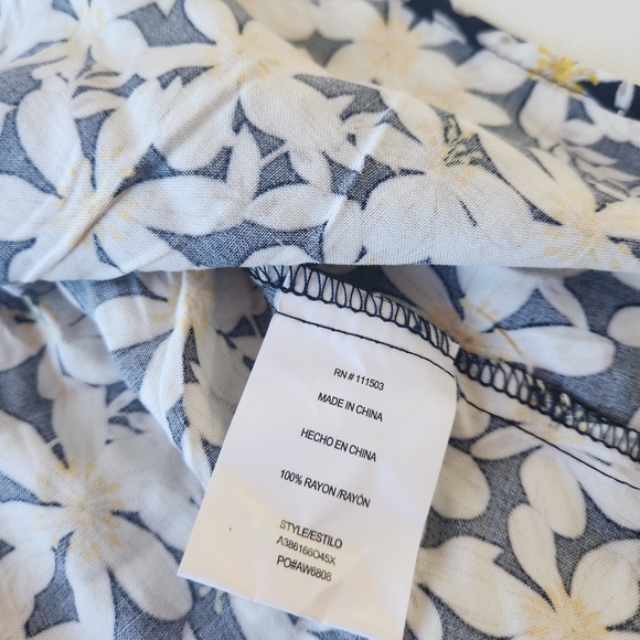 As U Wish Navy Floral Button-Front Dress with Yellow Accents Daisies - Picture 7 of 8